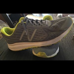 Men’s size 13 New Balance Vazee Rush sneakers